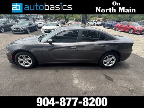 Used 2015 Dodge Charger SE w/ Power Sunroof Group RWD image 2