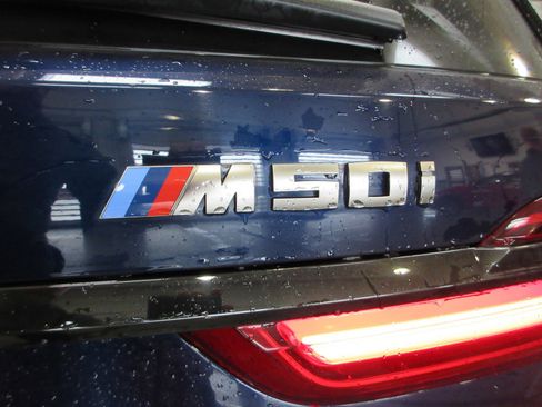 Used 2020 BMW X7 M50i image 9