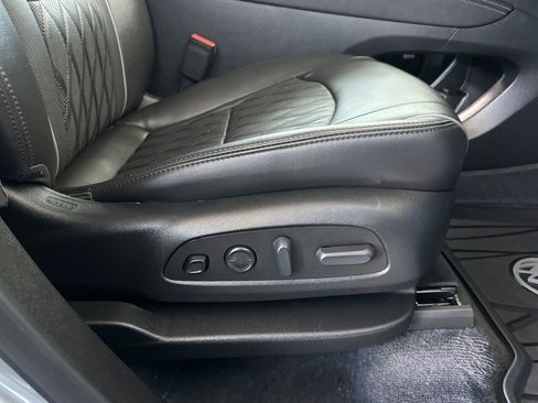 Used 2023 Buick Enclave Avenir w/ Avenir Technology Package image 25