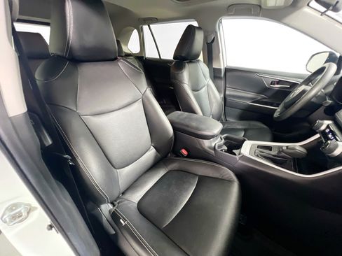Used 2019 Toyota RAV4 XLE FWD image 31