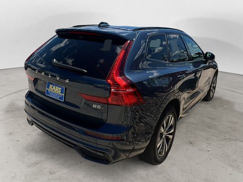 Used 2024 Volvo XC60 B5 Core AWD/4WD image 6