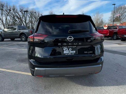 Used 2024 Nissan Rogue SL image 9