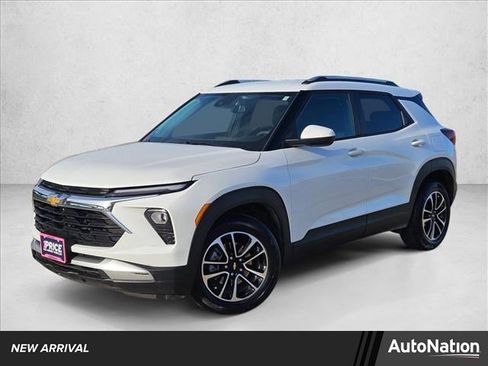 Used 2025 Chevrolet TrailBlazer LT image 1