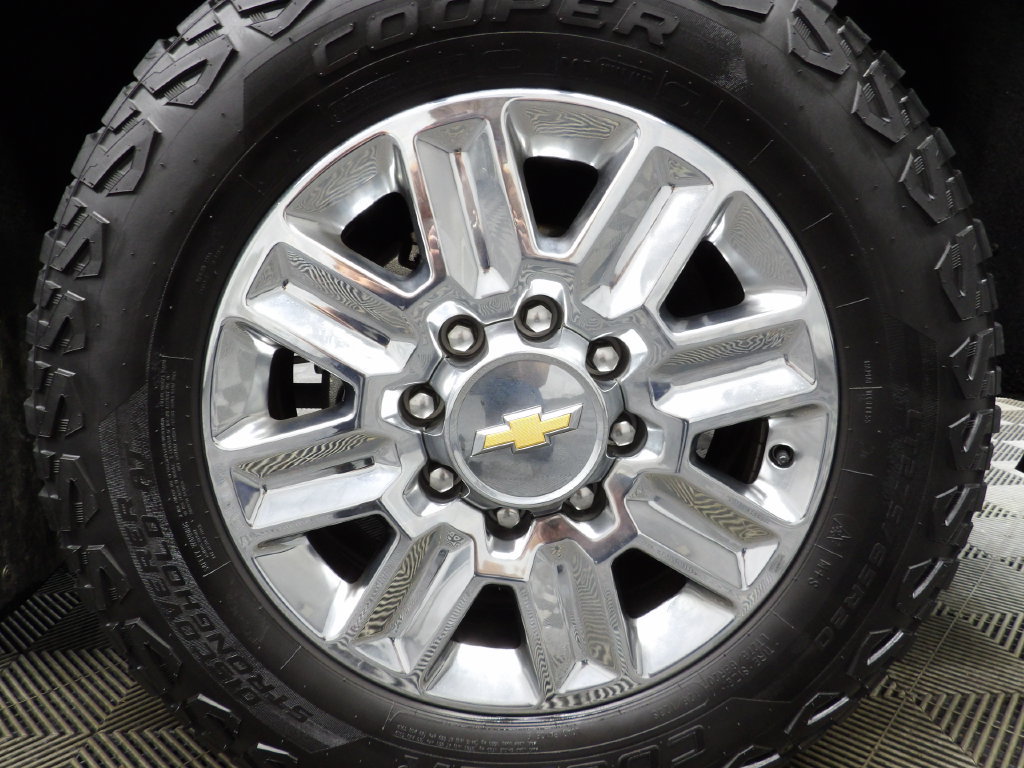 Used 2024 Chevrolet Silverado 2500 High Country w/ High Country Premium Package AWD/4WD image 10