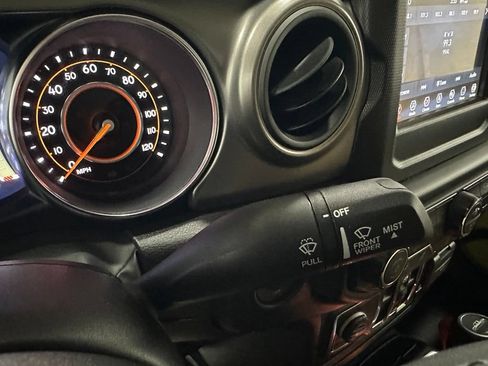 Used 2023 Jeep Gladiator Sport AWD/4WD image 22