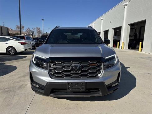 Used 2023 Honda Passport TrailSport image 2