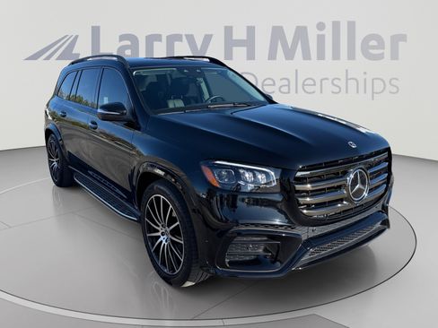 Used 2024 Mercedes-Benz GLS 580 4MATIC image 7