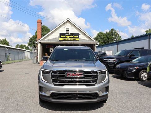 Used 2025 GMC Acadia Elevation image 2