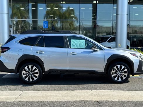 Certified 2025 Subaru Outback Limited AWD/4WD image 3