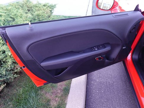 Used 2022 Dodge Challenger SRT Hellcat image 12