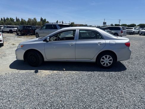 Used 2010 Toyota Corolla LE FWD image 8