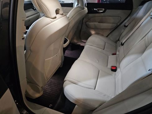 Used 2023 Volvo XC60 B5 Ultimate AWD/4WD image 13