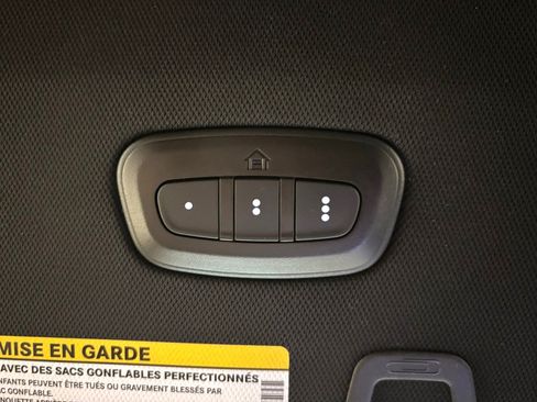 Used 2023 Jeep Grand Cherokee Overland w/ Luxury Tech Group IV AWD/4WD image 33