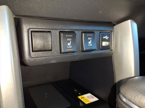 Certified 2022 Toyota Corolla Cross XLE image 22