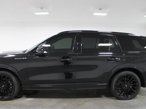 Used 2023 Lincoln Aviator Reserve w/ Equipment Group 201A AWD/4WD image 6