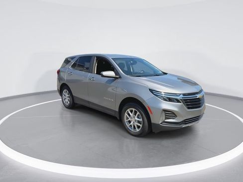 Used 2024 Chevrolet Equinox LT AWD/4WD image 2