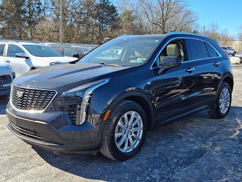 Used 2023 Cadillac XT4 Luxury w/ Cold Weather Package image 3