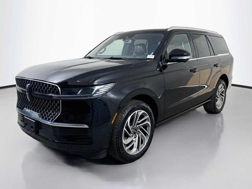 Used 2025 Lincoln Navigator Reserve AWD/4WD image 4