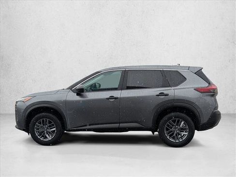 Used 2023 Nissan Rogue S image 9