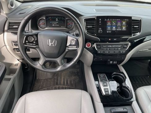 Used 2022 Honda Pilot Touring image 11