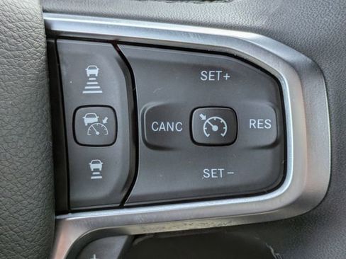 Used 2025 RAM 1500 Big Horn AWD/4WD image 25