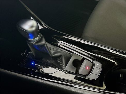 Used 2021 Toyota C-HR XLE image 16