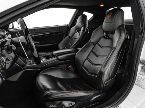 Used 2014 Maserati GranTurismo Sport image 28