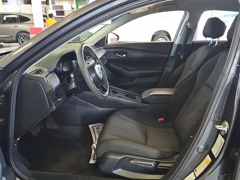 Used 2025 Honda Accord LX image 8