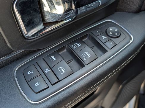 Used 2016 RAM 3500 Laramie w/ Convenience Group AWD/4WD image 29
