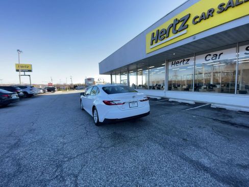 Used 2025 Toyota Camry LE image 16