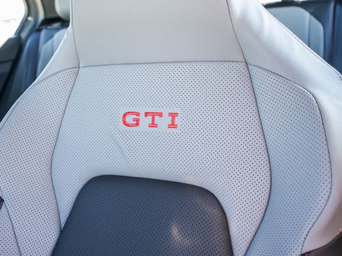 New 2026 Volkswagen GTI SE FWD image 25