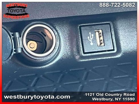Used 2025 Toyota RAV4 XLE AWD/4WD image 35