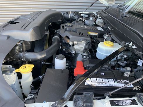 Used 2021 RAM 2500 Laramie AWD/4WD image 13