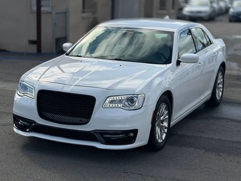 Used 2016 Chrysler 300 Limited image 6
