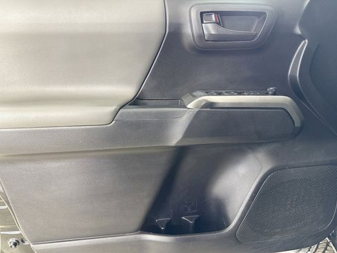 Used 2020 Toyota Tacoma SR5 image 18