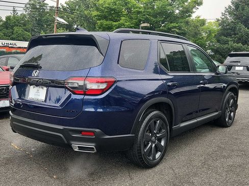 Certified 2025 Honda Pilot Sport image 6
