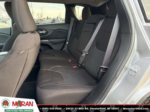 Used 2019 Jeep Cherokee Latitude w/ Popular Appearance Group image 24