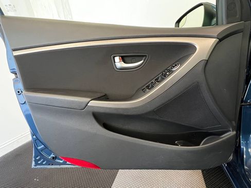 Used 2016 Hyundai Elantra GT image 7