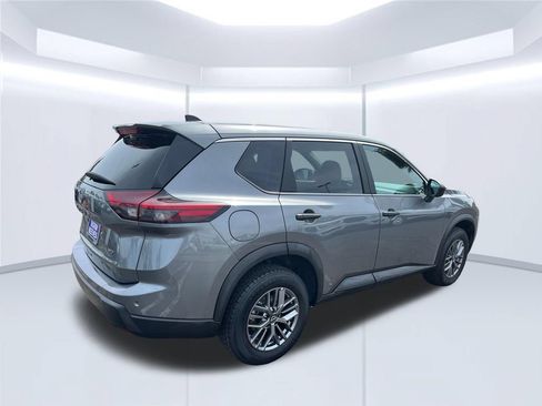 Used 2024 Nissan Rogue S AWD/4WD image 5