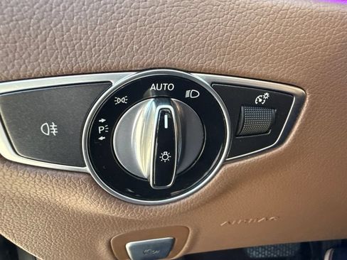 Used 2017 Mercedes-Benz E 300 4MATIC image 35