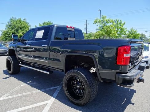 Used 2019 GMC Sierra 2500 Denali w/ Duramax Plus Package AWD/4WD image 6