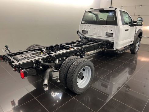 New 2025 Ford F550 4x4 Regular Cab Super Duty image 6