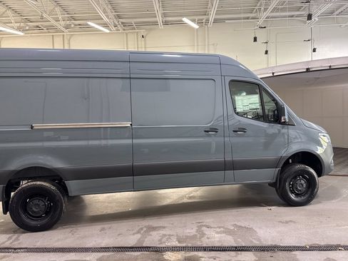 New 2026 Mercedes-Benz Sprinter 2500 image 9