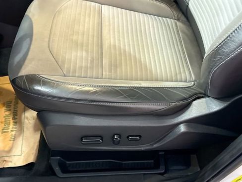 Used 2017 Ford Escape Titanium image 19