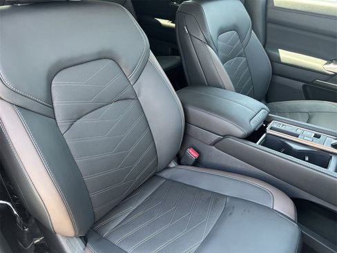 New 2025 Nissan Pathfinder Platinum w/ Cargo Package image 10