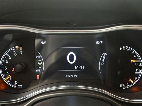 Used 2021 Jeep Grand Cherokee Limited image 34