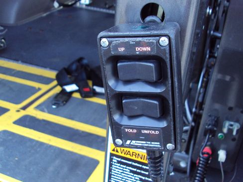 Used 2014 Ford E-250 and Econoline 250 E-250 Ext Handicap van , rear w/ Power Group image 9