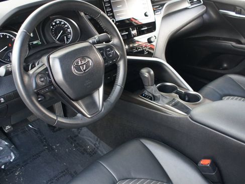 Used 2024 Toyota Camry SE image 13