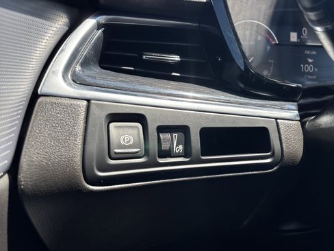 Used 2024 Cadillac XT5 Premium Luxury FWD image 32