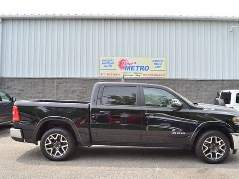 Used 2025 RAM 1500 Laramie AWD/4WD image 9